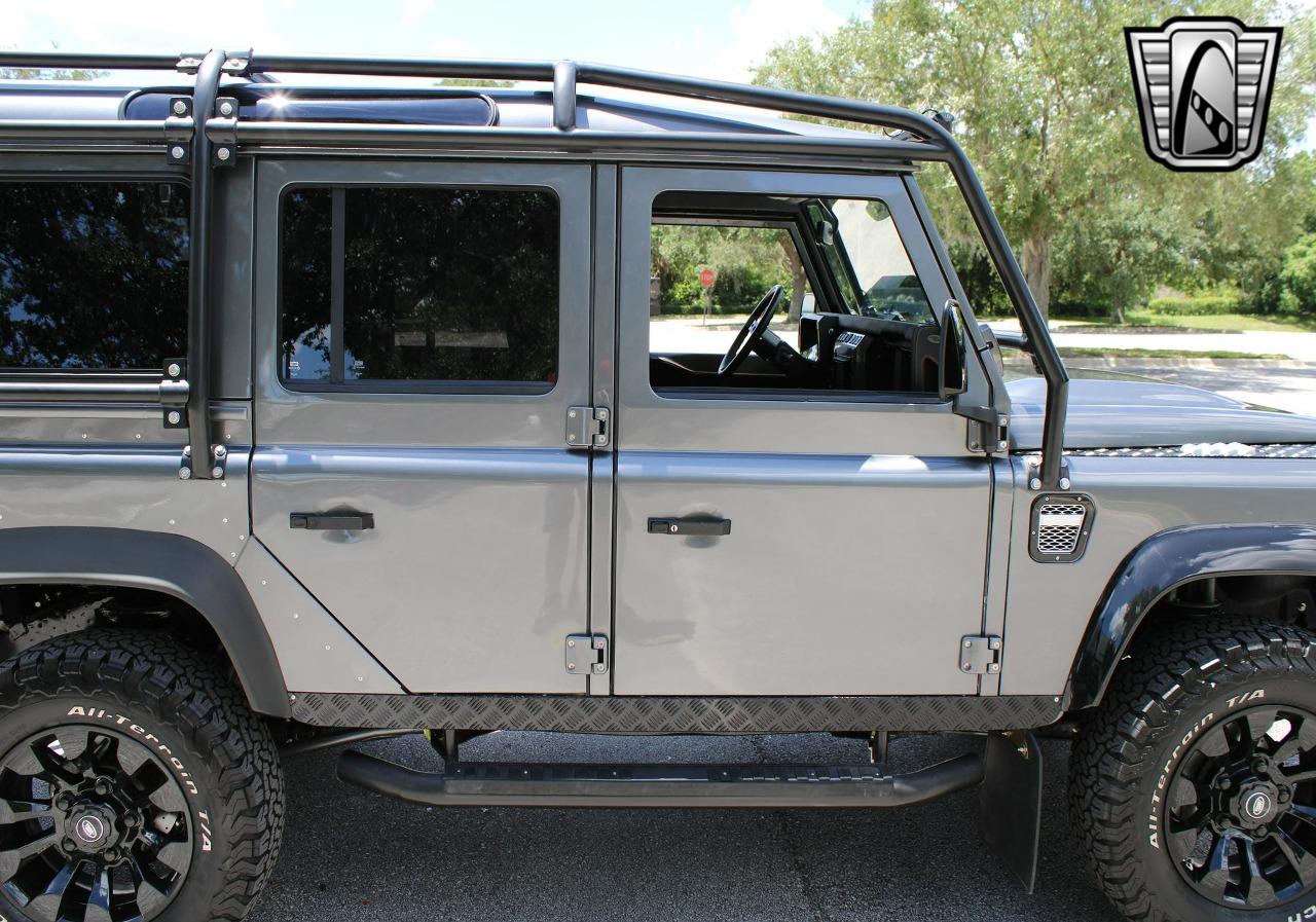 1990 Land Rover Defender