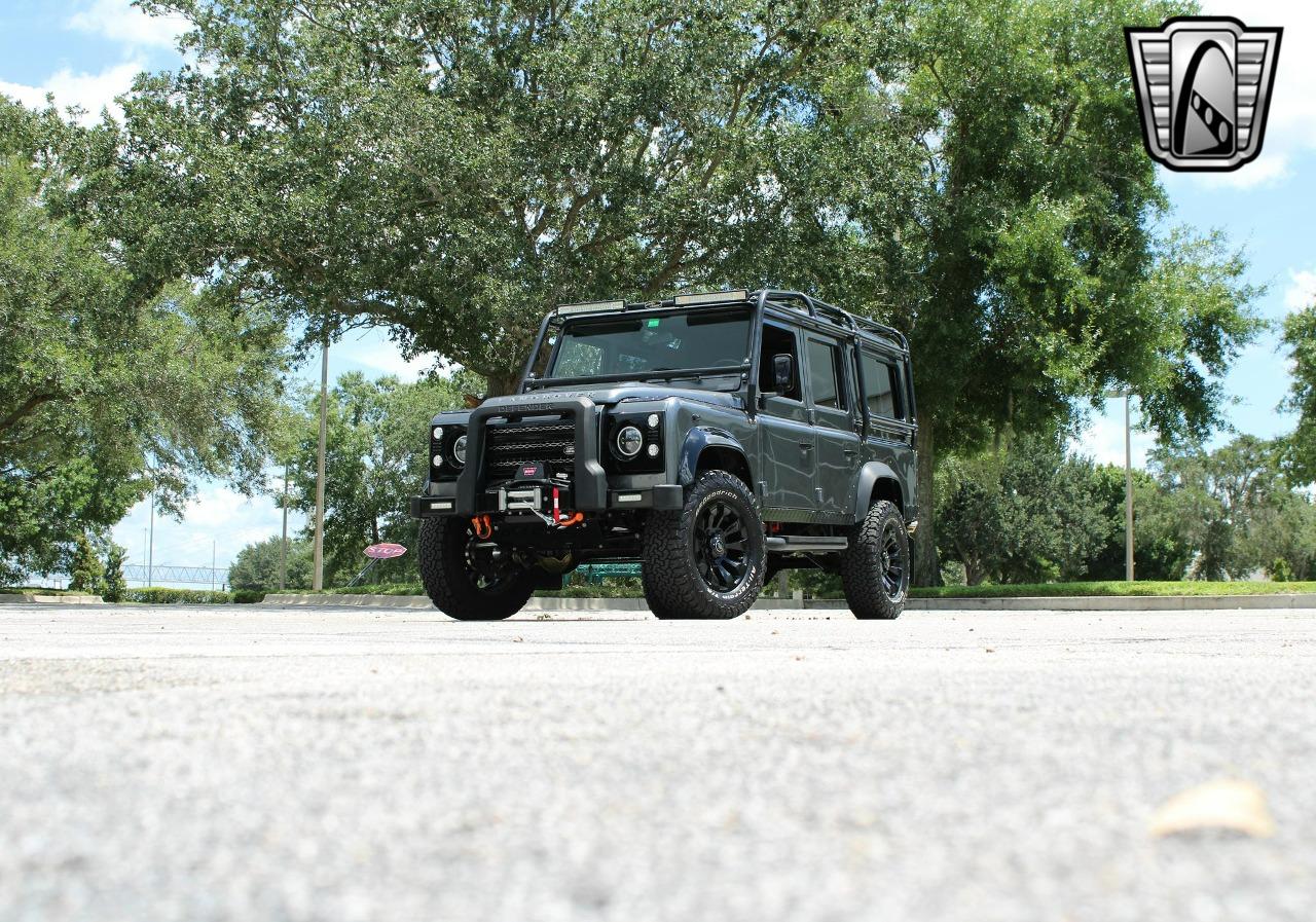 1990 Land Rover Defender