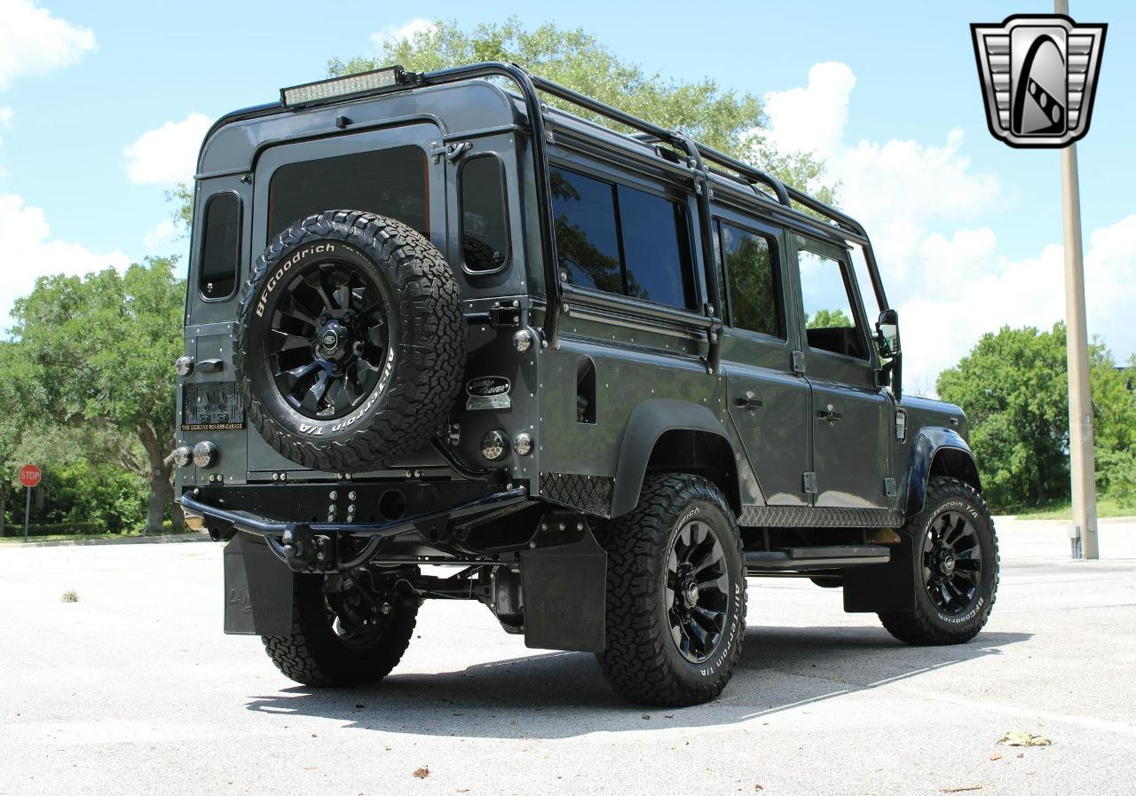 1990 Land Rover Defender