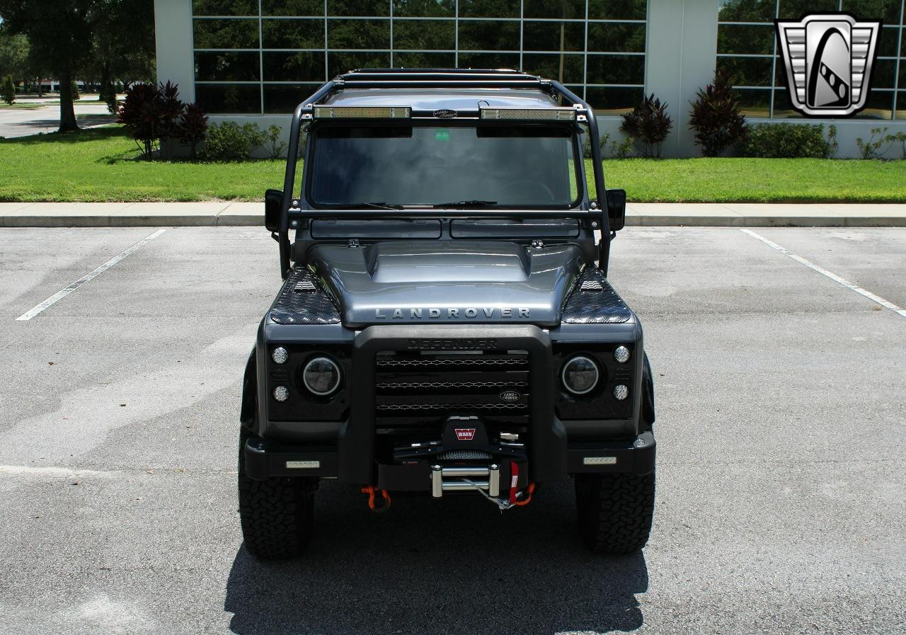 1990 Land Rover Defender