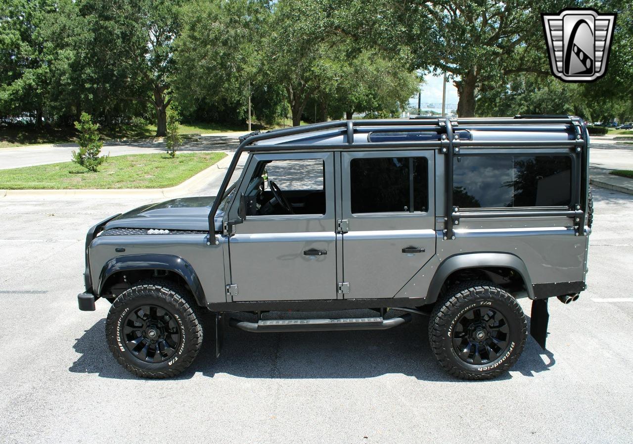 1990 Land Rover Defender