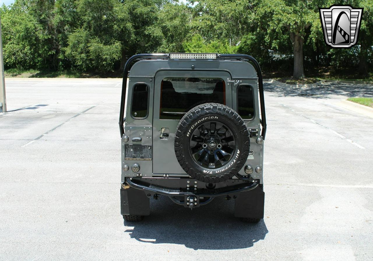 1990 Land Rover Defender