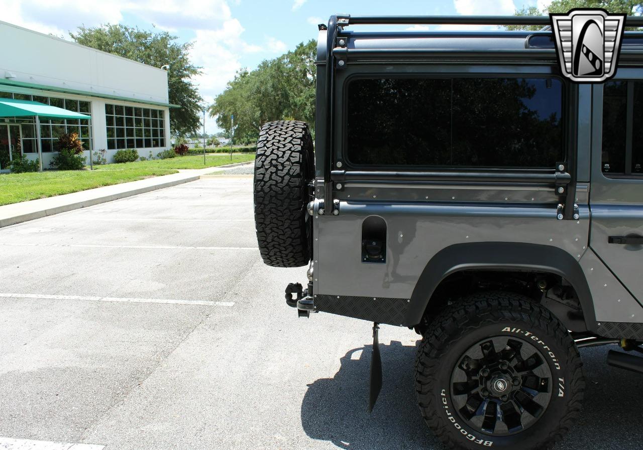 1990 Land Rover Defender