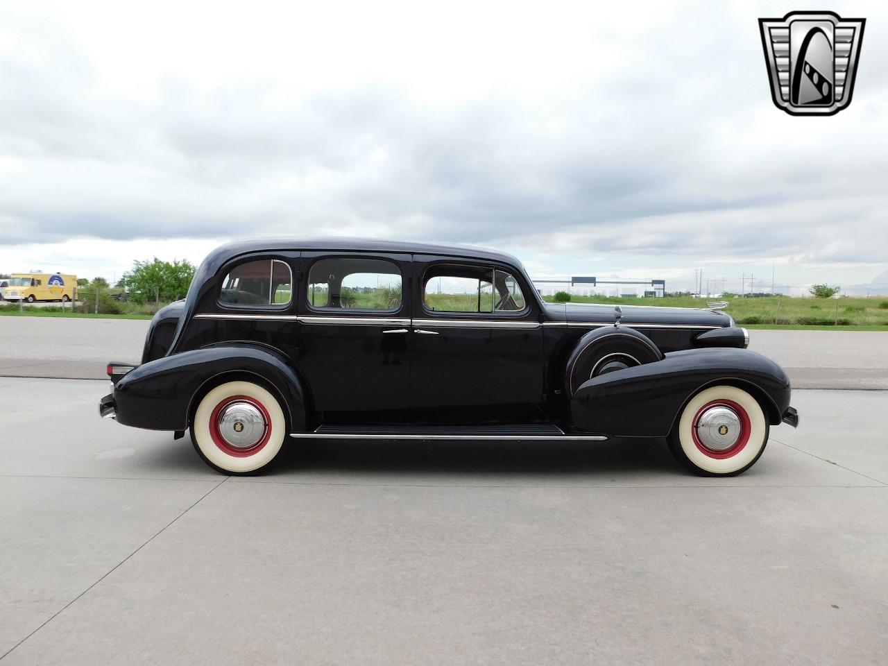 1937 Cadillac Fleetwood