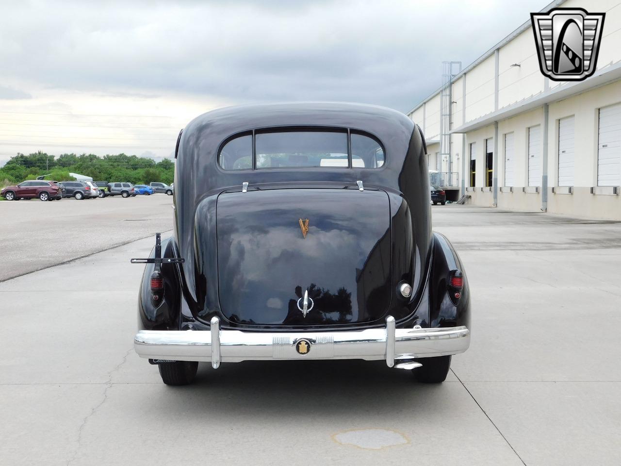 1937 Cadillac Fleetwood