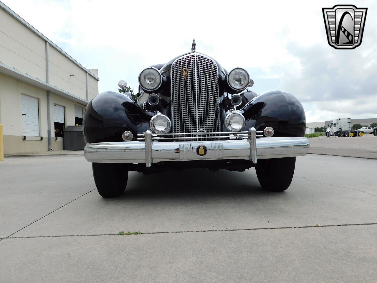 1937 Cadillac Fleetwood