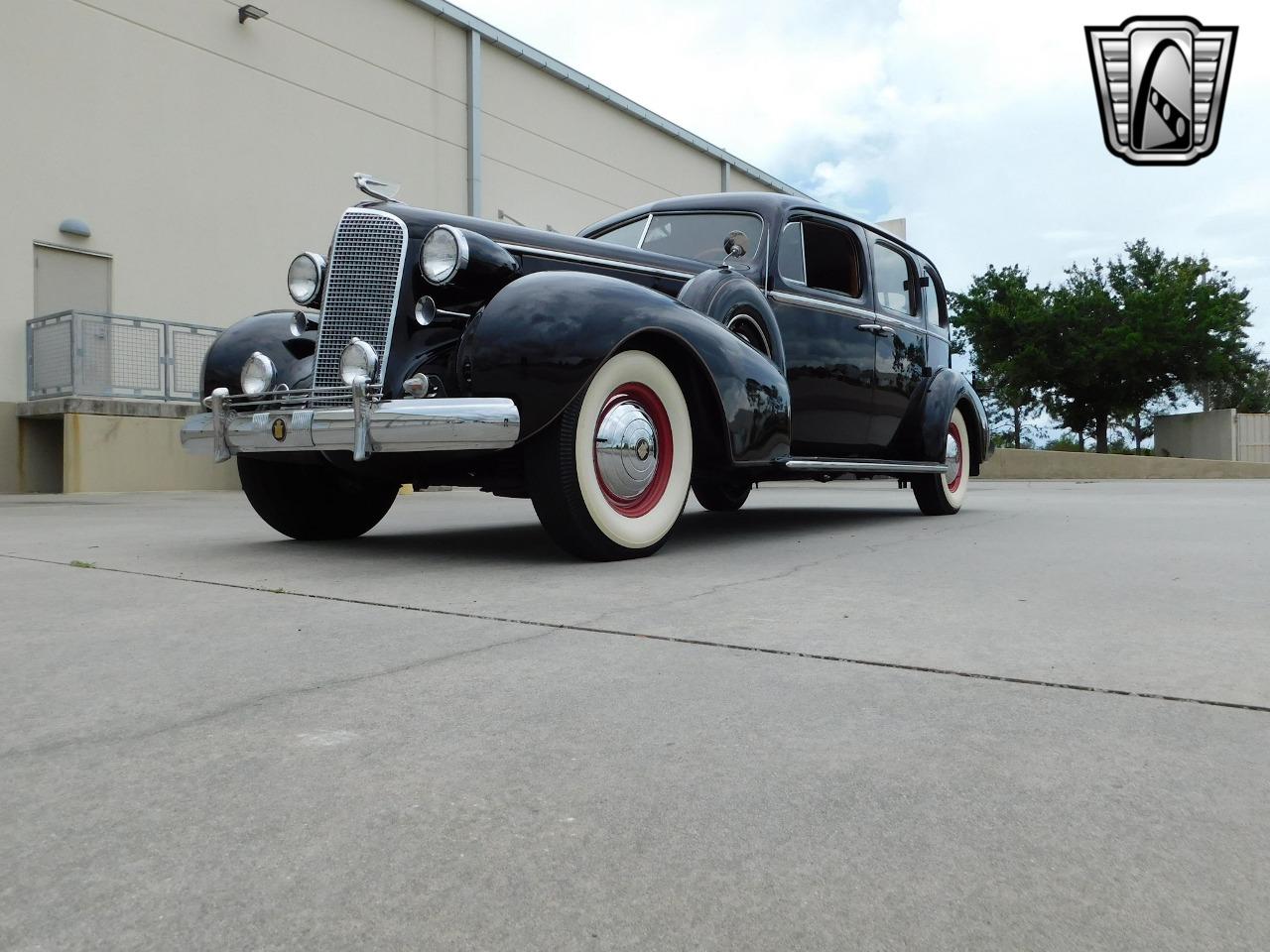 1937 Cadillac Fleetwood