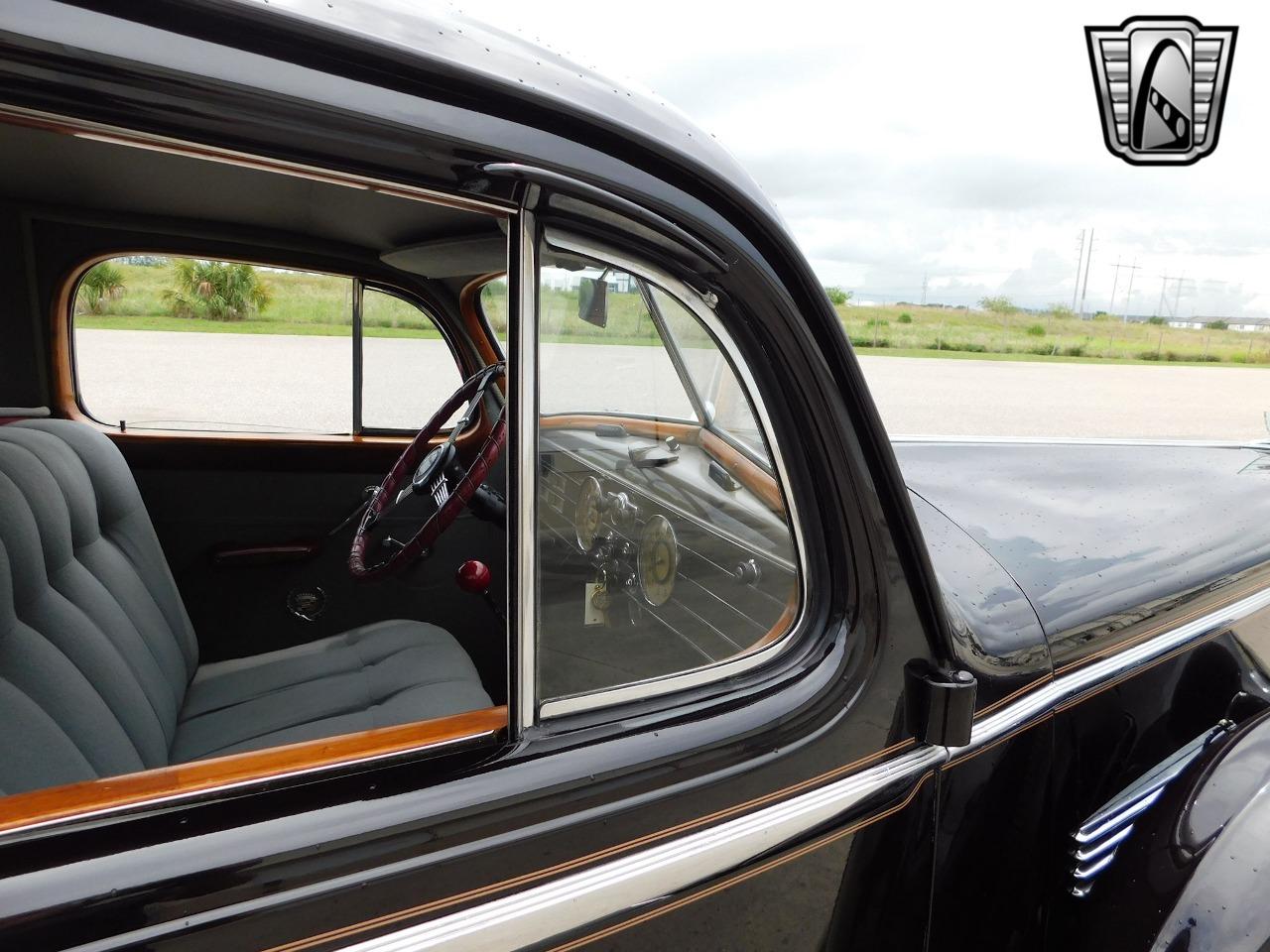 1937 Cadillac Fleetwood