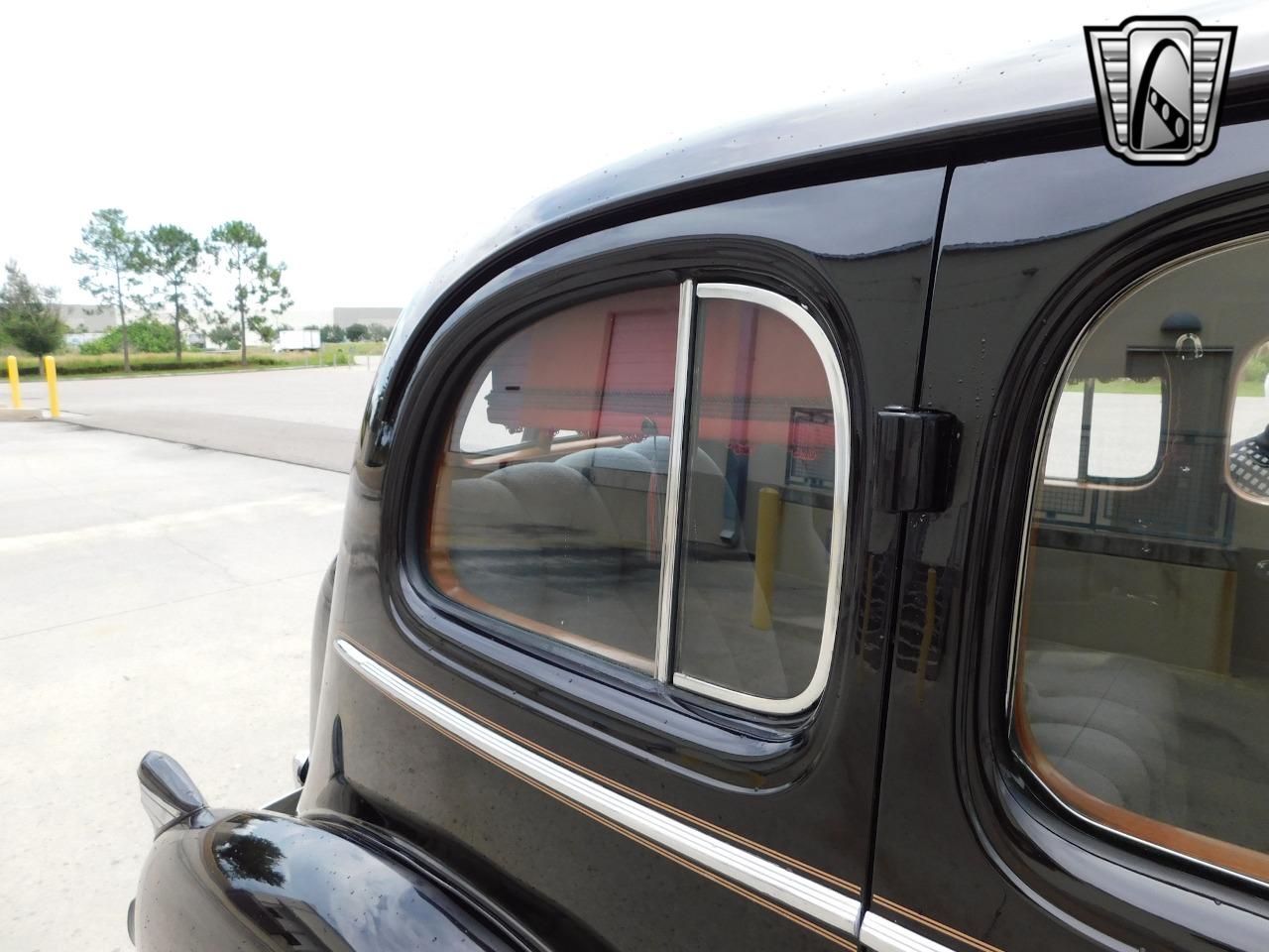 1937 Cadillac Fleetwood