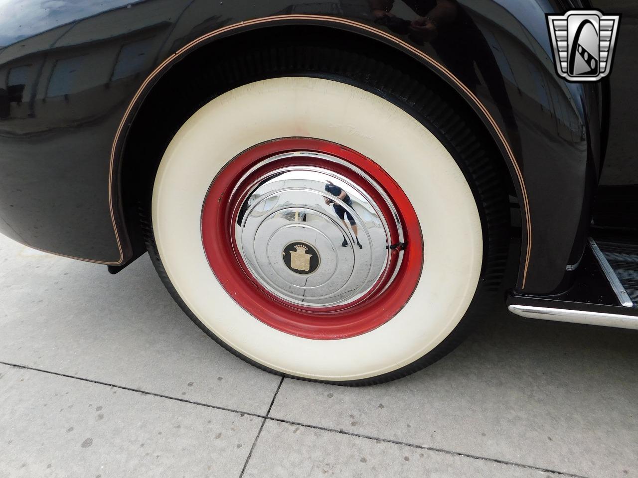 1937 Cadillac Fleetwood