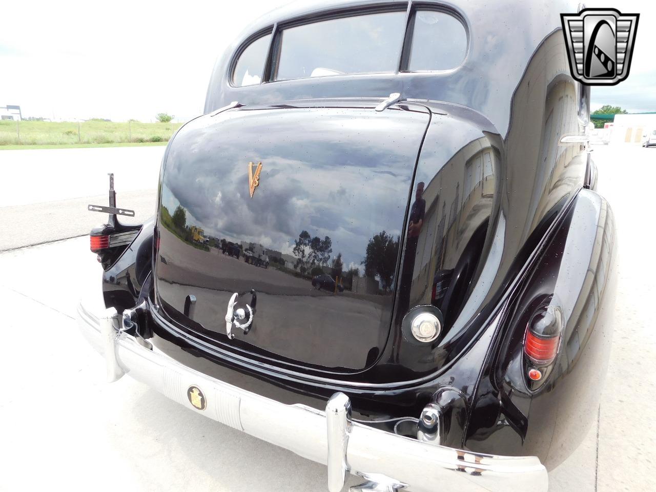 1937 Cadillac Fleetwood