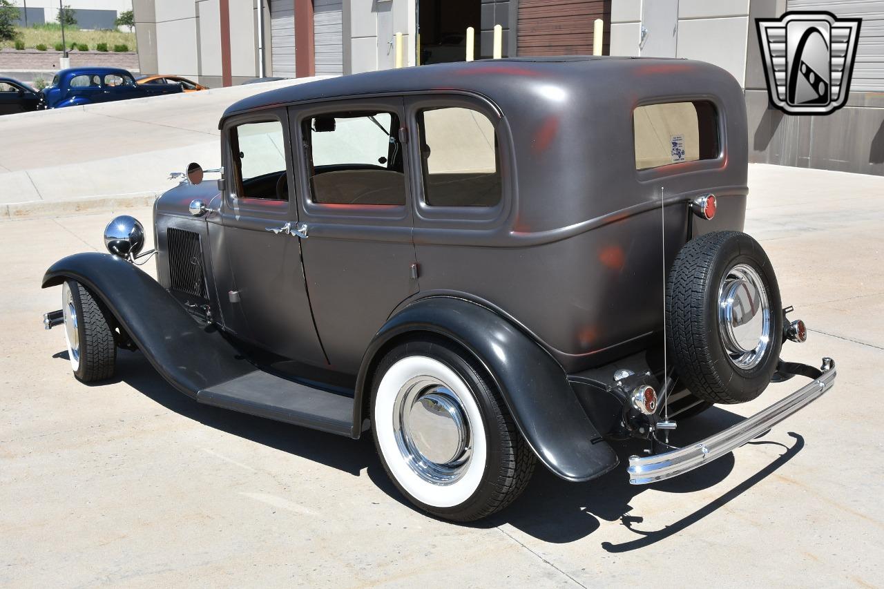 1932 Ford Sedan