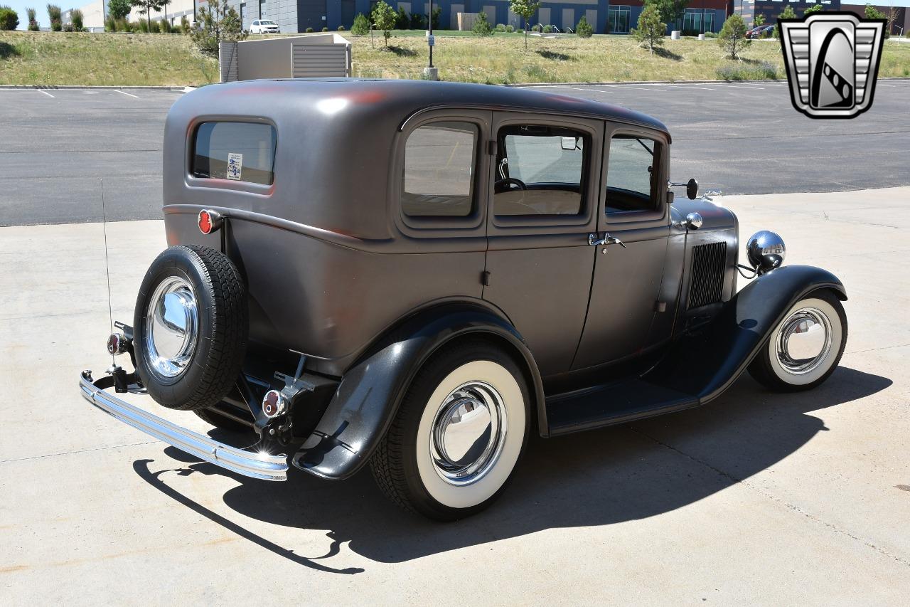 1932 Ford Sedan