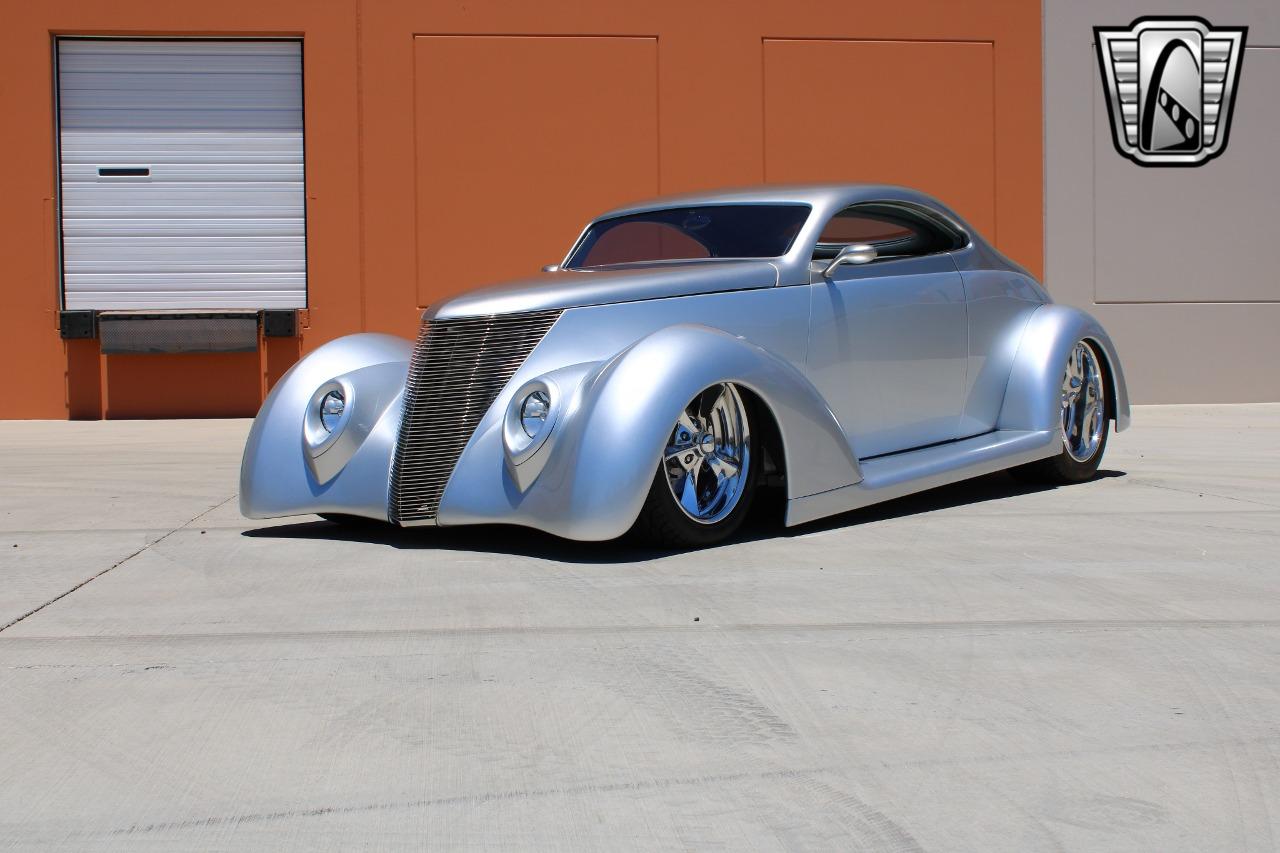 1937 Ford OZE