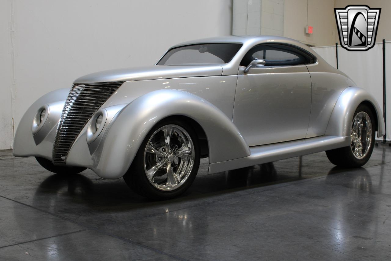 1937 Ford OZE