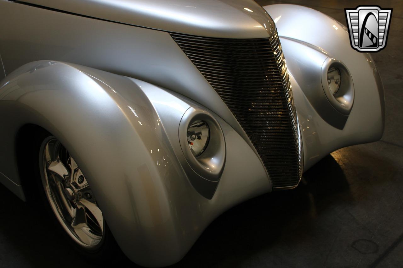 1937 Ford OZE