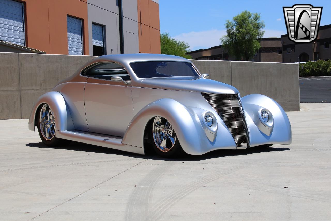 1937 Ford OZE