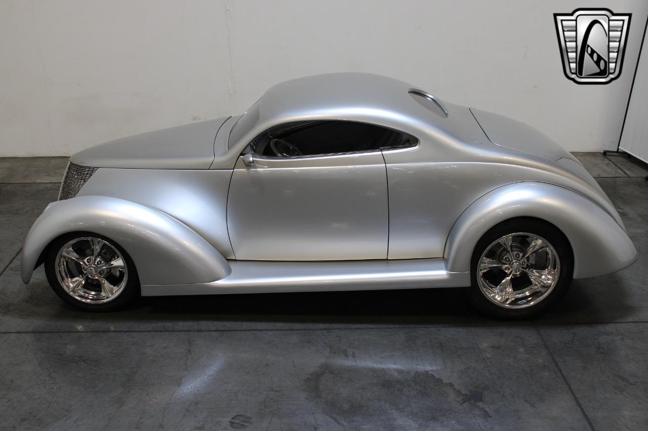 1937 Ford OZE