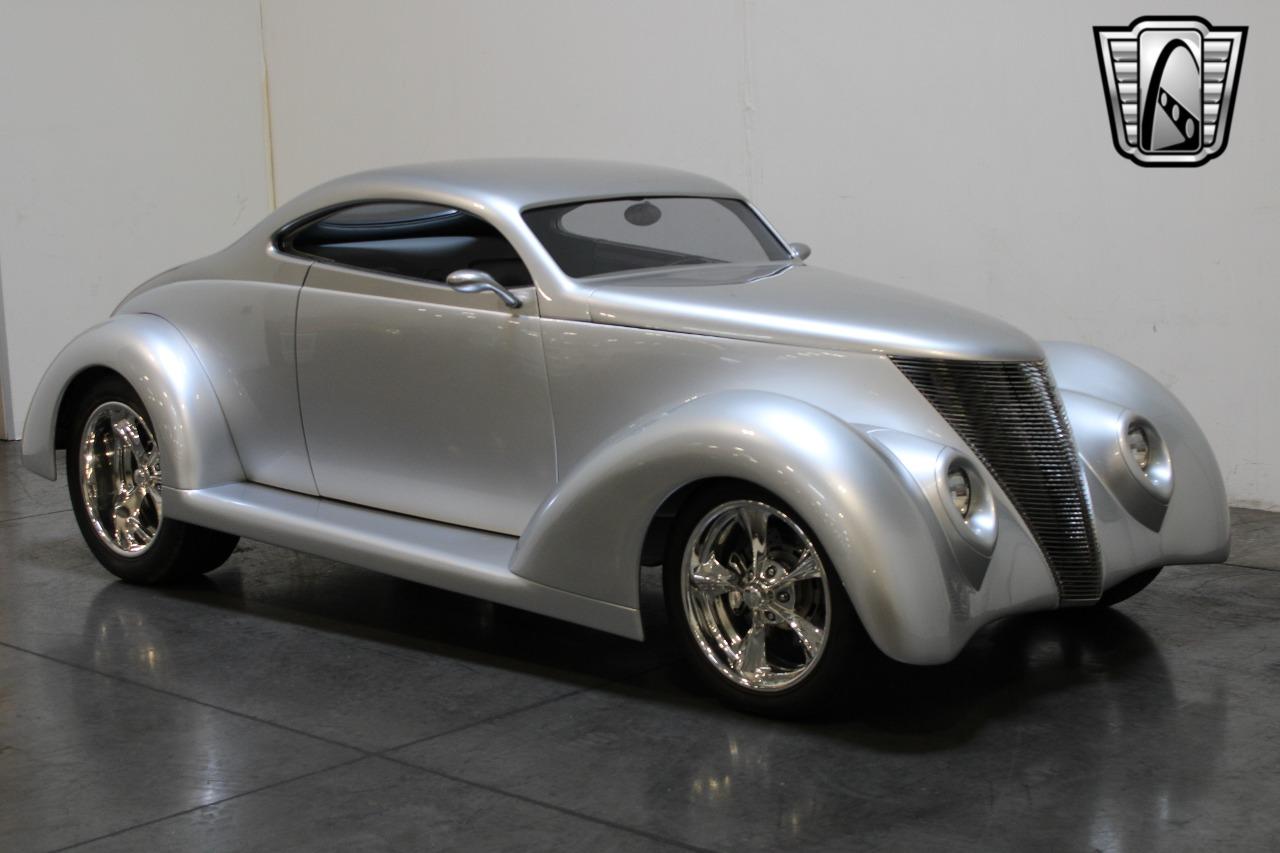 1937 Ford OZE