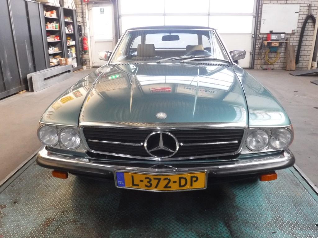 1981 Mercedes - Benz 380SL W107 roadster groen