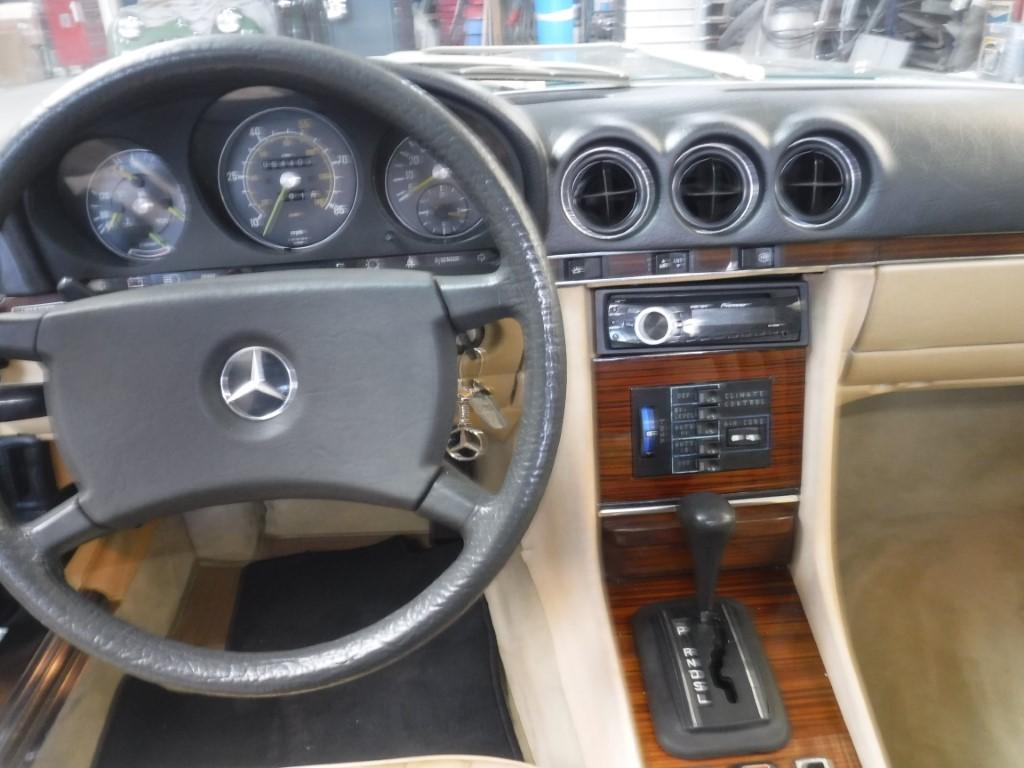 1981 Mercedes - Benz 380SL W107 roadster groen