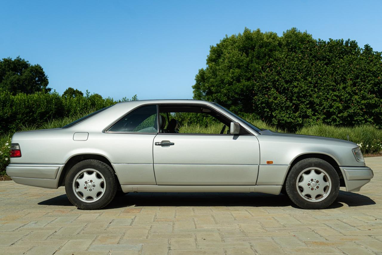 1995 Mercedes - Benz E 200 COUPE