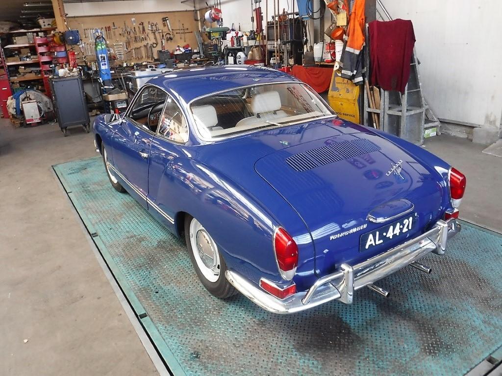 1970 Volkswagen Karmann Ghia blue