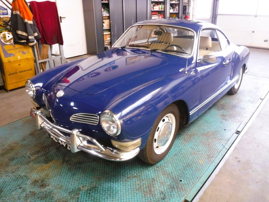 1970 Volkswagen Karmann Ghia blue