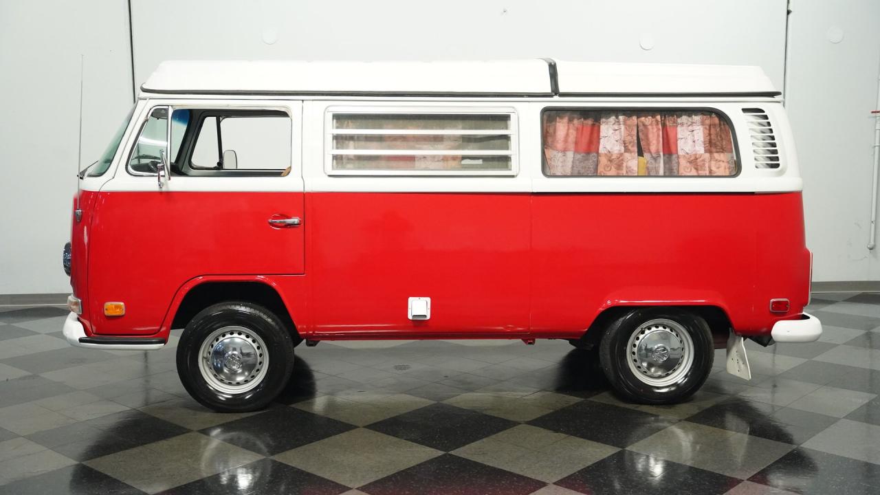 1972 Volkswagen Type 2 Westfalia Camper Van