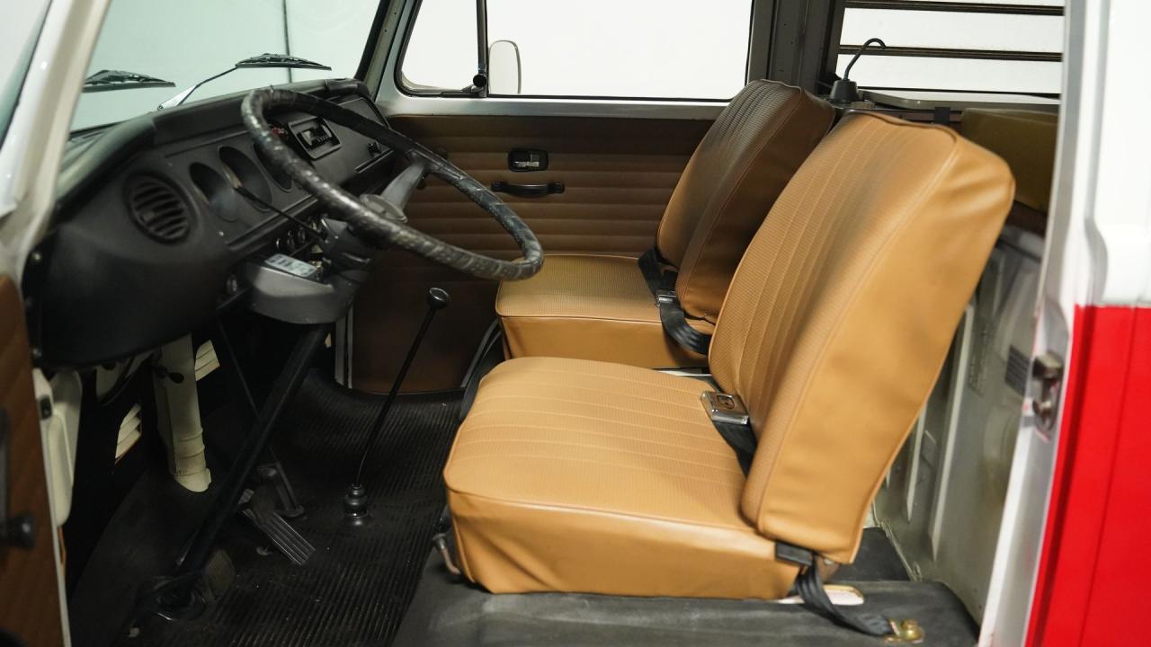 1972 Volkswagen Type 2 Westfalia Camper Van