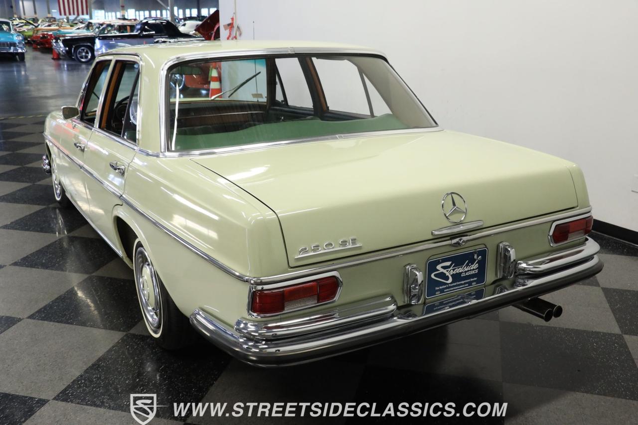 1967 Mercedes - Benz 250SE