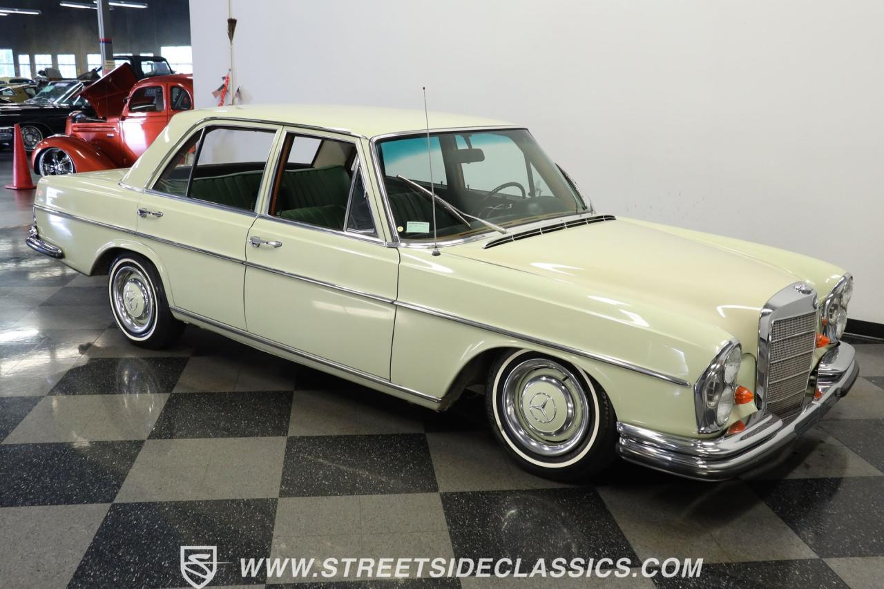 1967 Mercedes - Benz 250SE