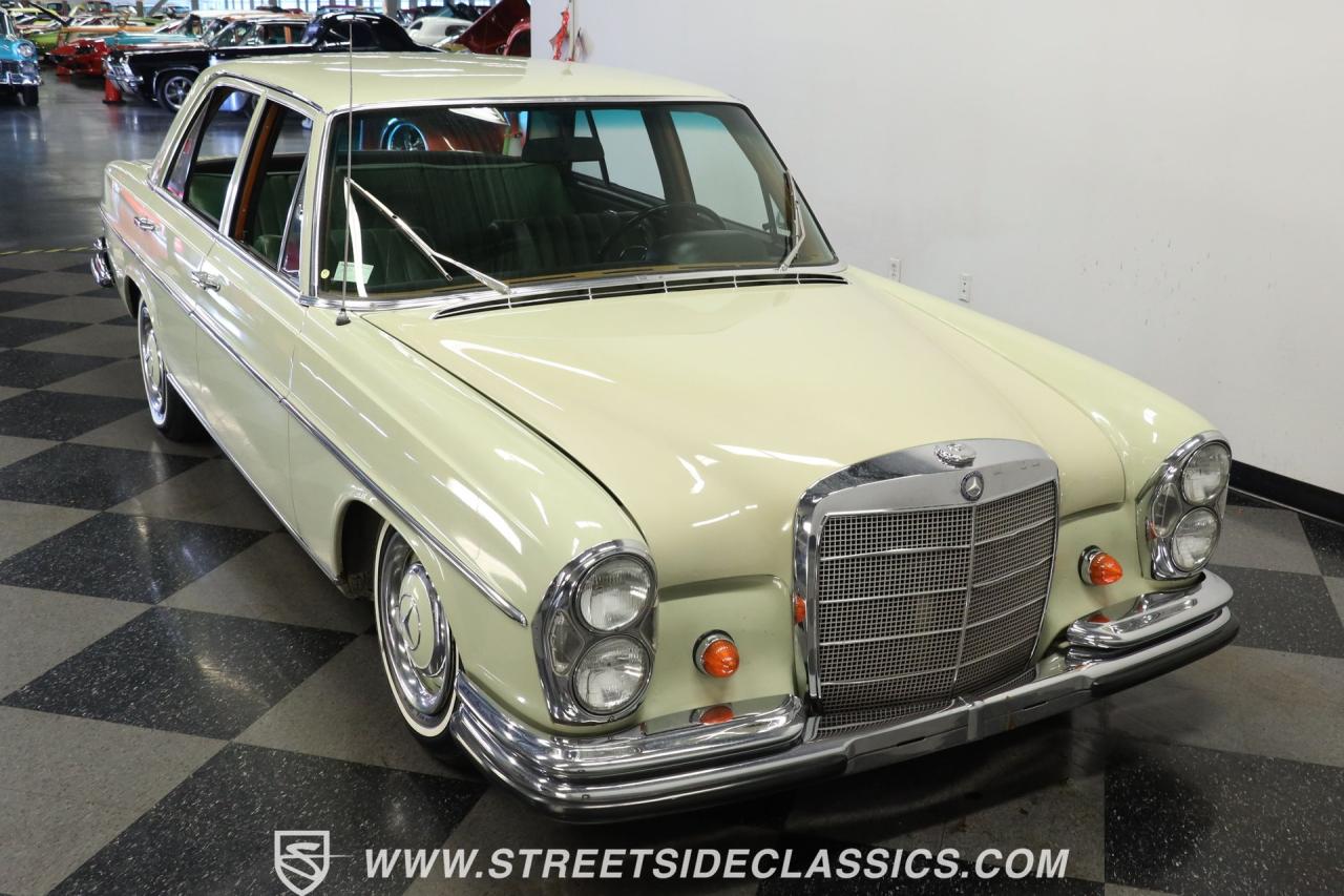 1967 Mercedes - Benz 250SE