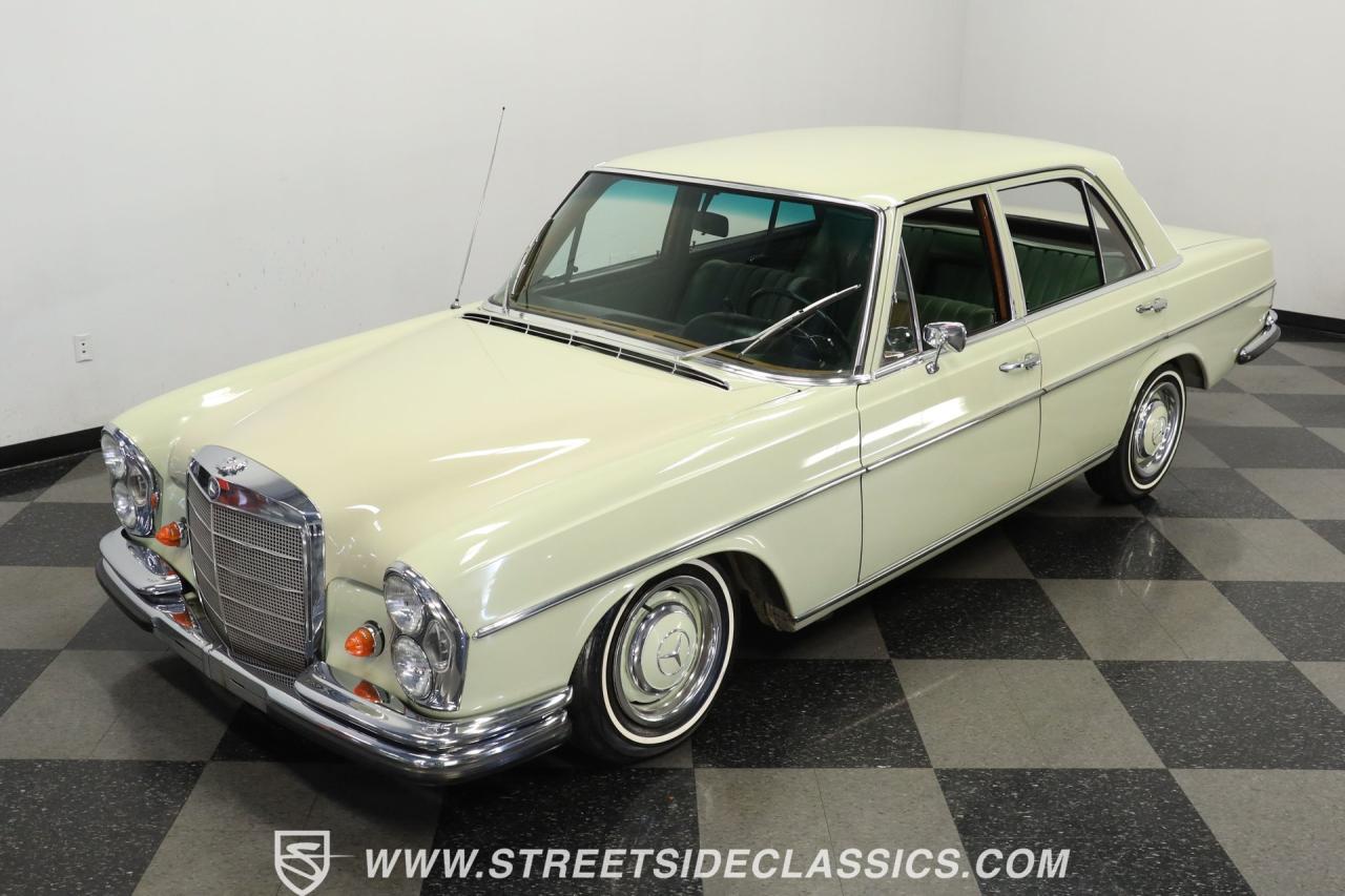 1967 Mercedes - Benz 250SE