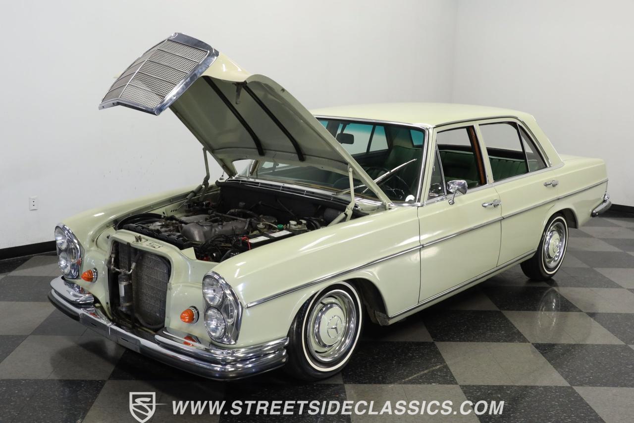 1967 Mercedes - Benz 250SE