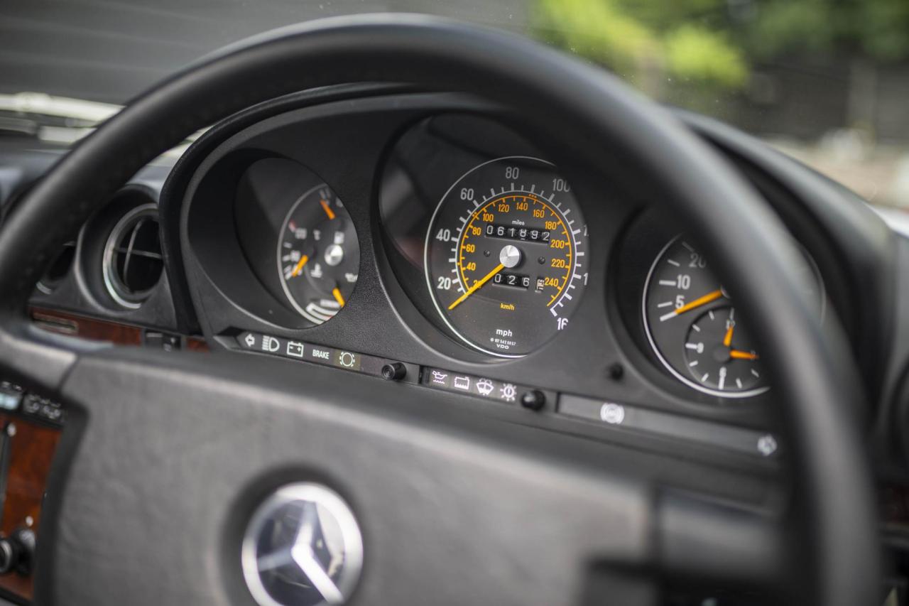 1989 Mercedes - Benz 300 SL (R107)