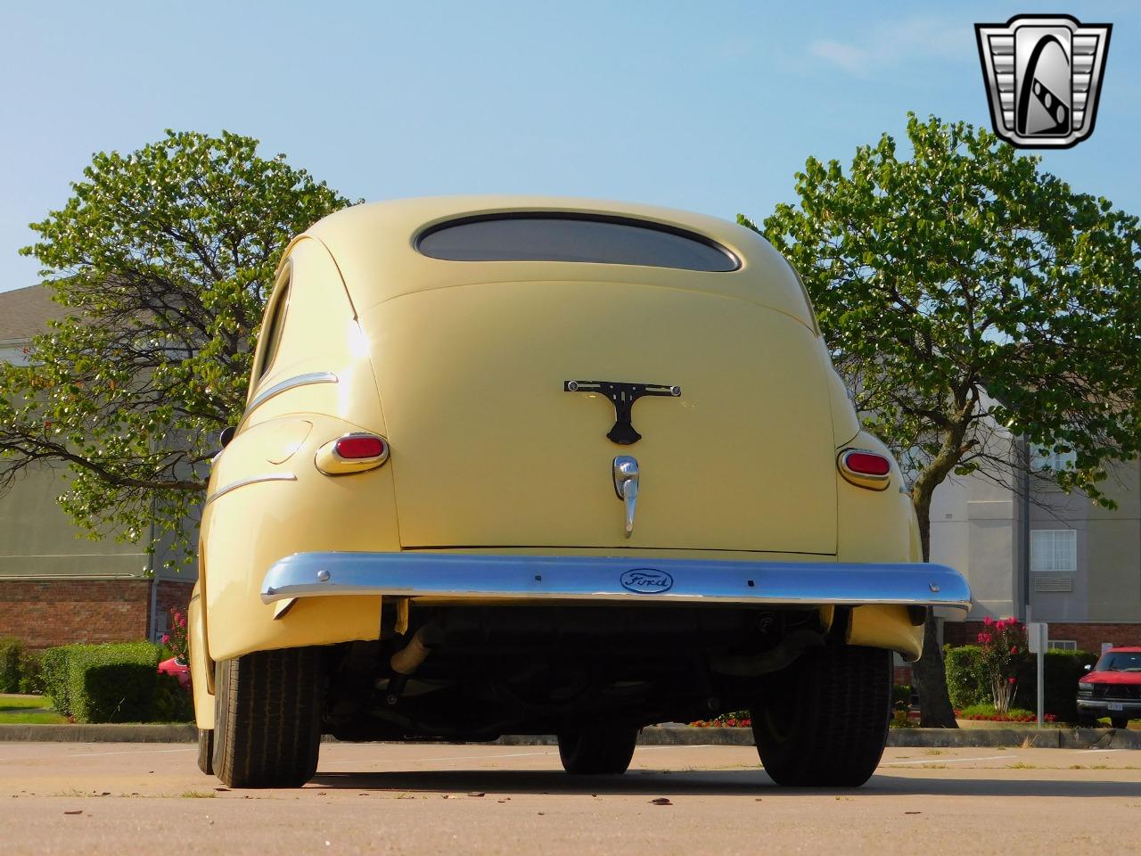 1942 Ford Super Deluxe