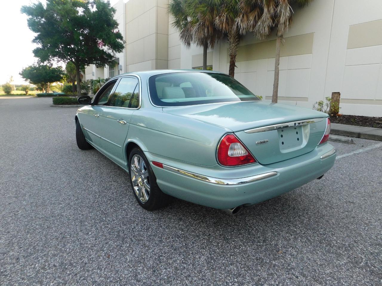 2004 Jaguar XJ8