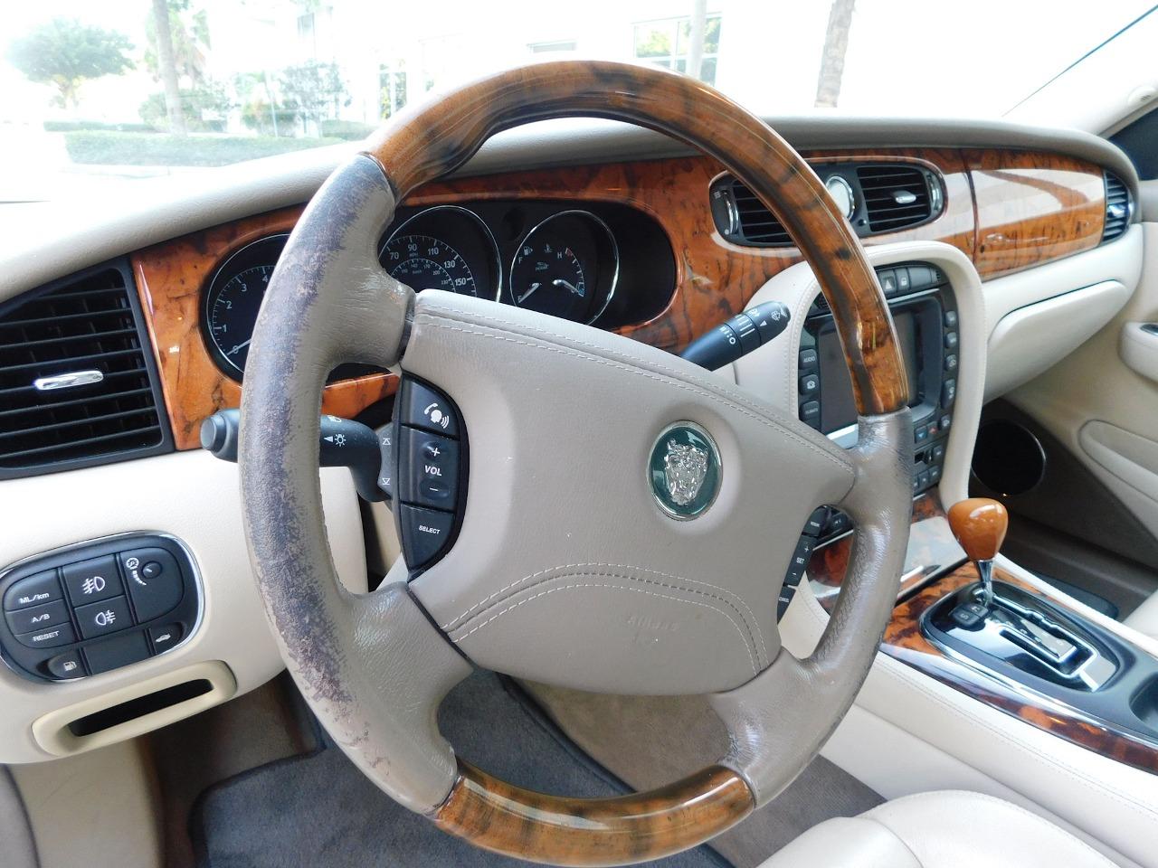 2004 Jaguar XJ8