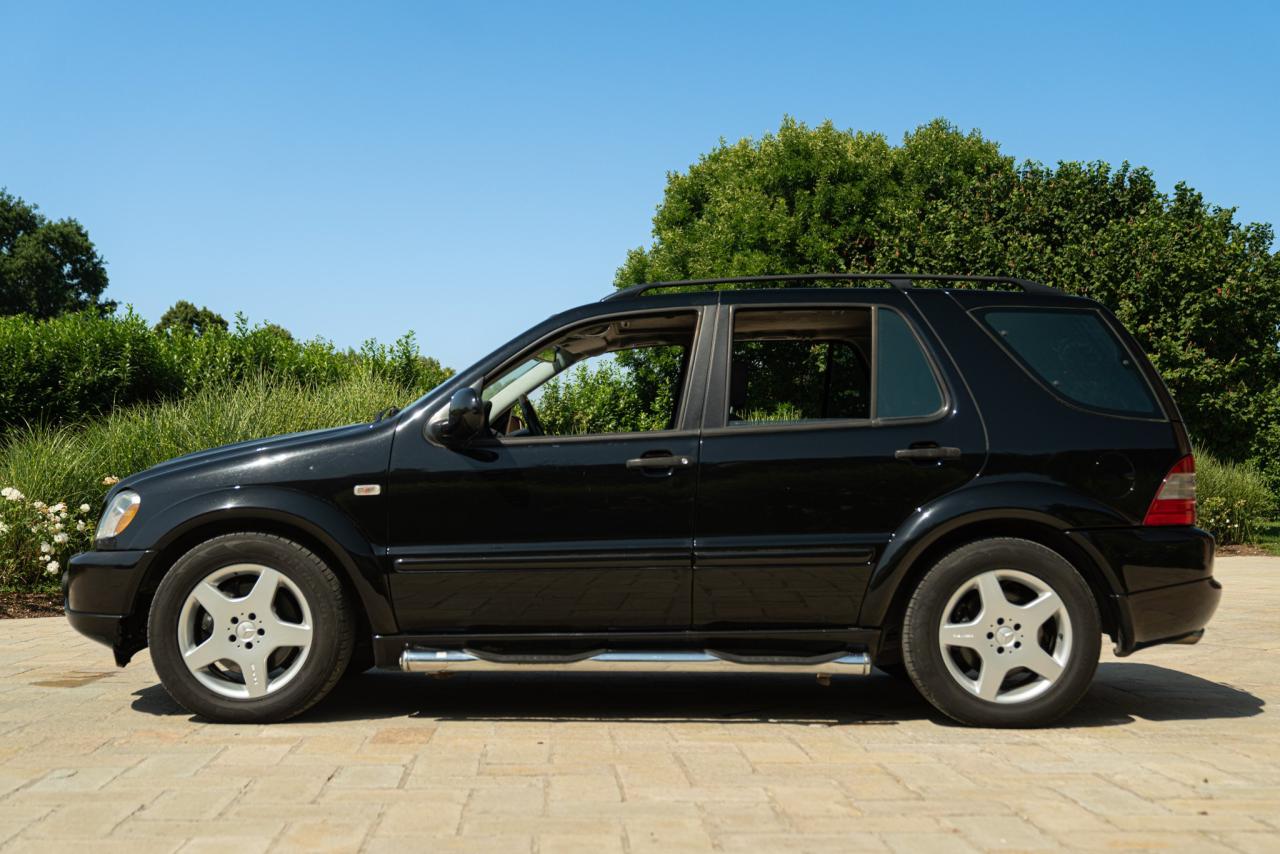 2000 Mercedes - Benz ML 55 AMG