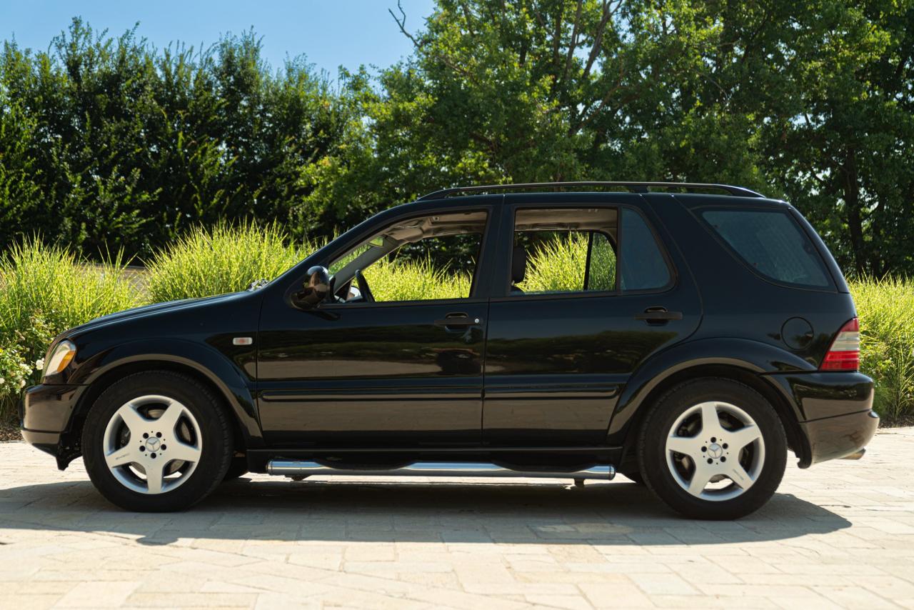 2000 Mercedes - Benz ML 55 AMG