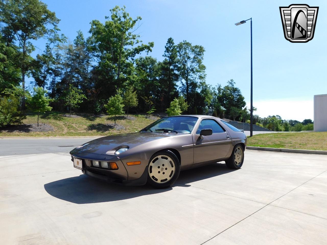 1984 Porsche 928