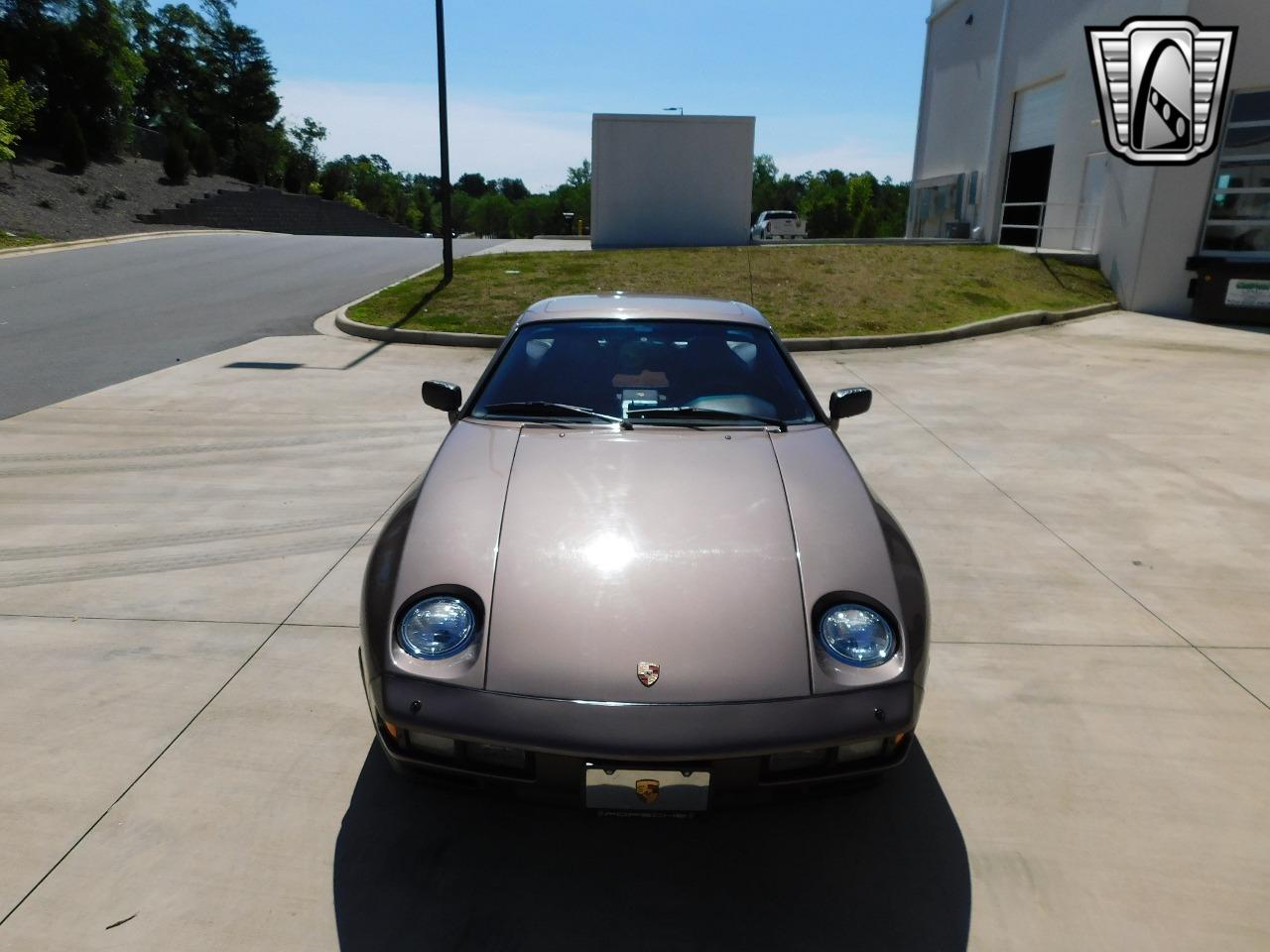 1984 Porsche 928