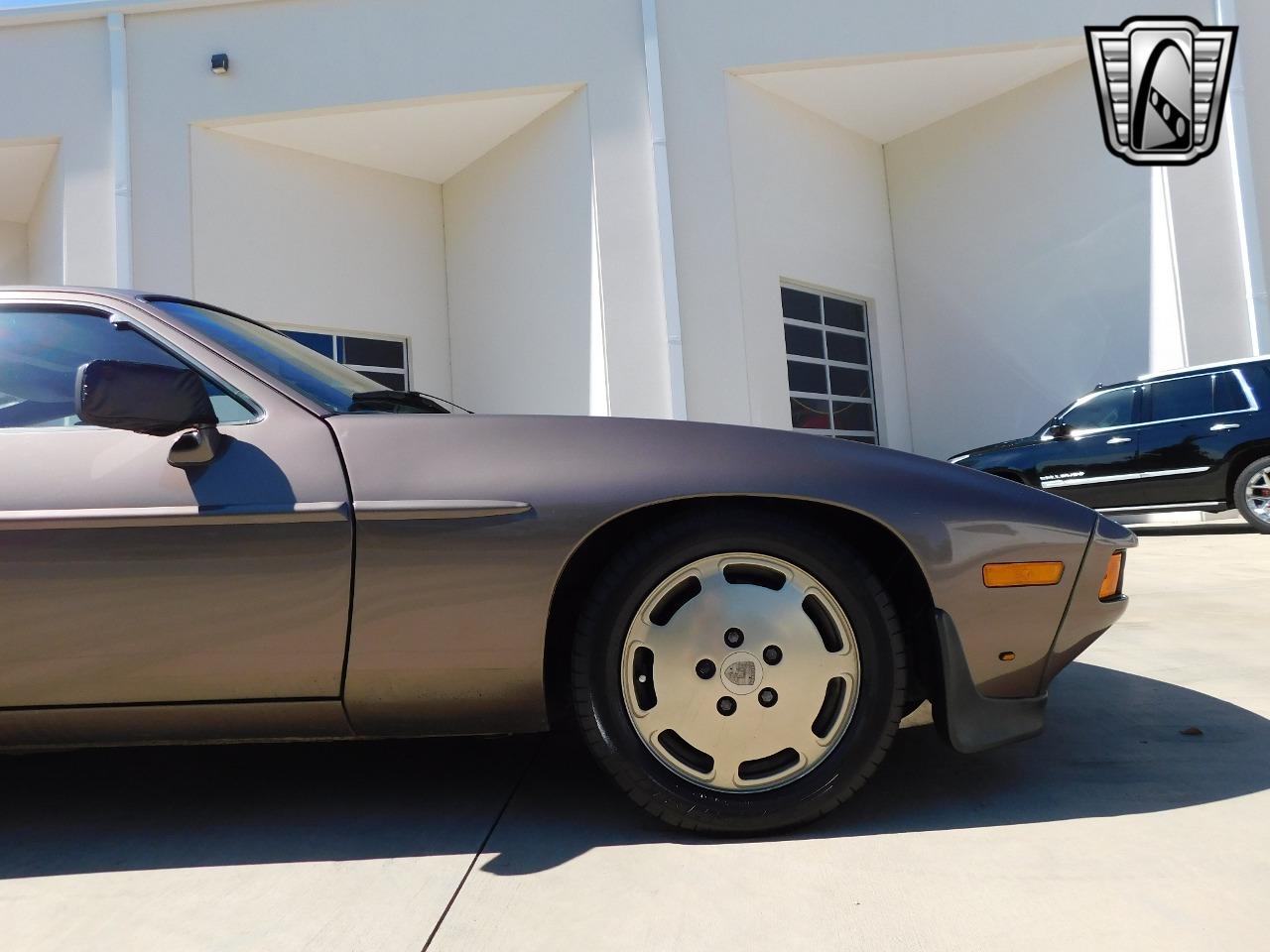 1984 Porsche 928