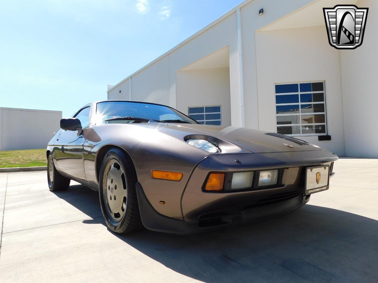 1984 Porsche 928