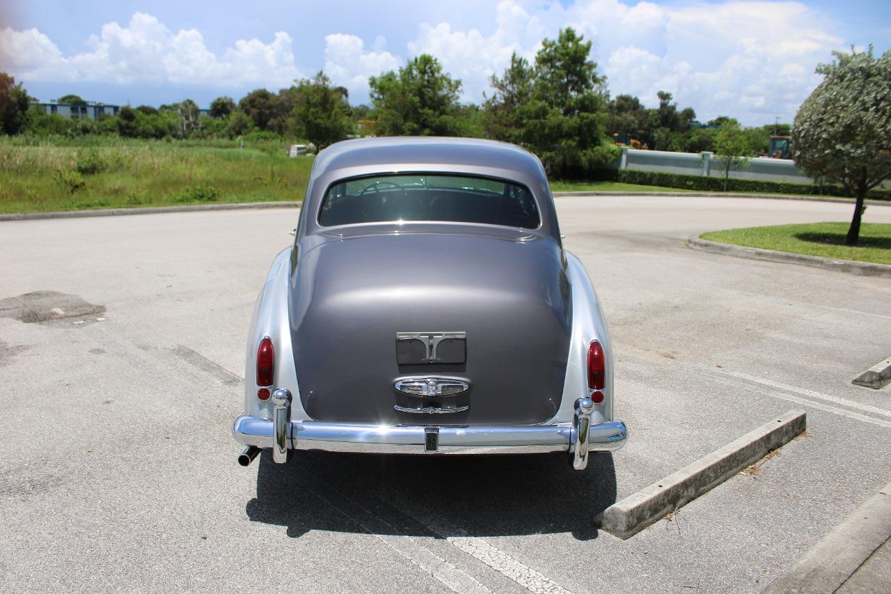 1965 Rolls - Royce Silver Cloud