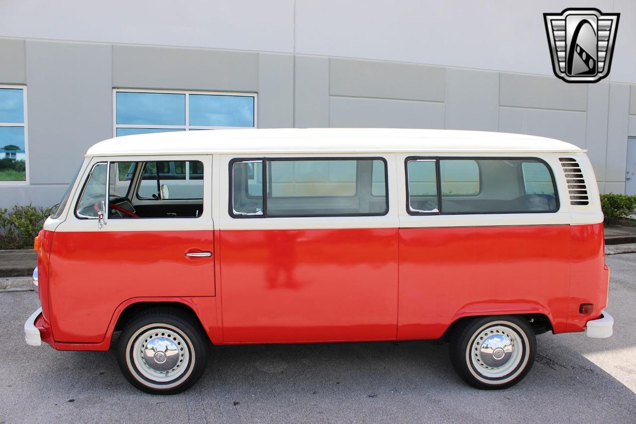 1977 Volkswagen Bus