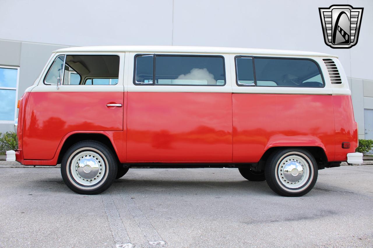 1977 Volkswagen Bus