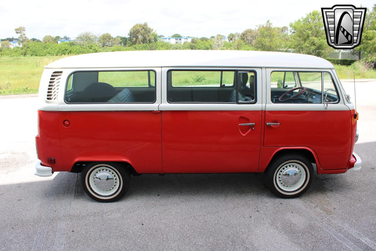 1977 Volkswagen Bus