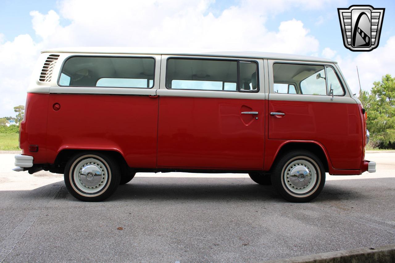 1977 Volkswagen Bus